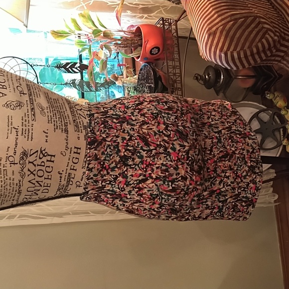 Womens oBCBGeneration  color splash print pull on skirt size XS.  Gently used - Picture 2 of 3